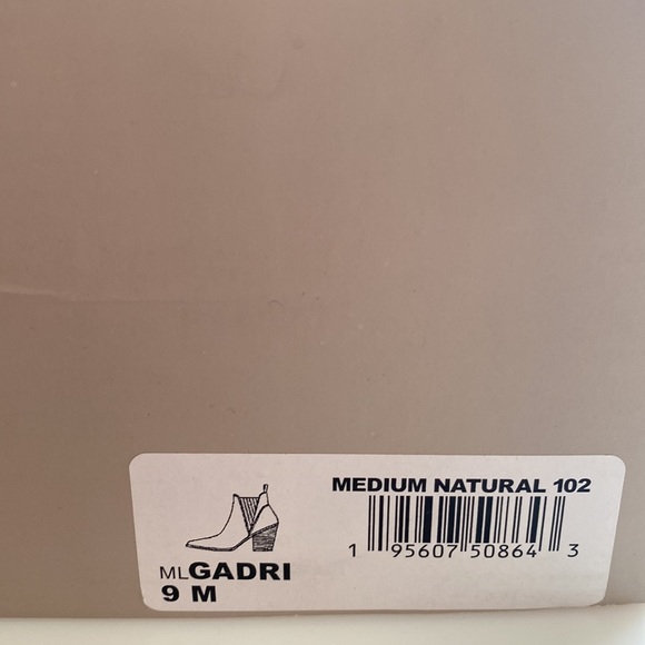 NWT Marc Fisher 9Medium Brown Boots - Picture 4 of 4